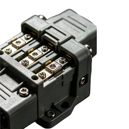 Nagy teljesítményű elektromos vezetékcsatlakozók